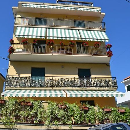 Apartamento Casa Rosetta Noli Exterior foto